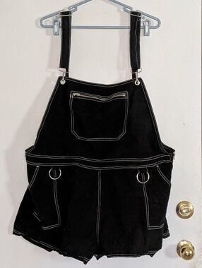 Hot Topic Short Overalls with White Stitching 4X